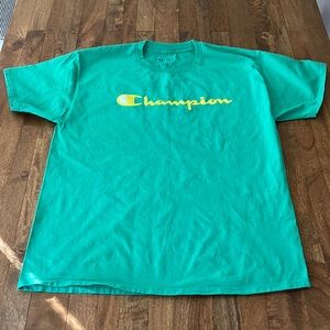 Champion T-Shirt Vintage Design